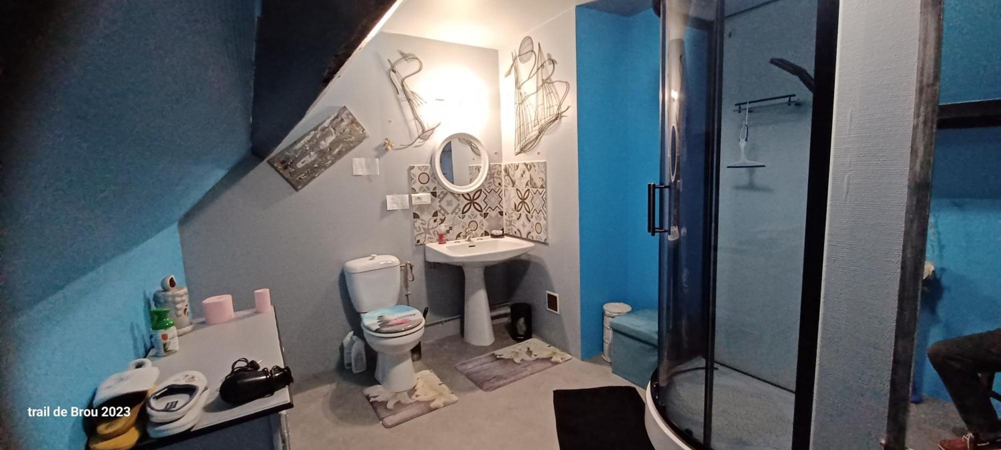 Les Trois Chambres De Lyly Situees A Brou Room photo
